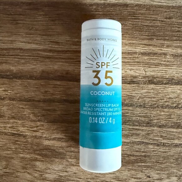 NEW SPF 35 Coconut Sunscreen Lip Balm Bath & Body Works - Picture 3 of 3